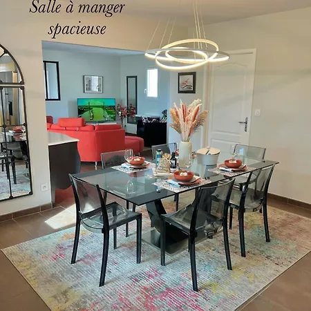 La Maison Du Bonheur ロシュフォール